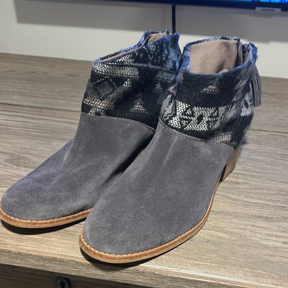 Toms grey and Aztec fabric booties
